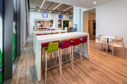 辦公室休閑區時尚吧臺設計定制